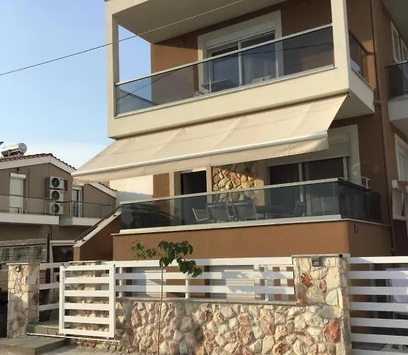 Estia House M 度假居 *